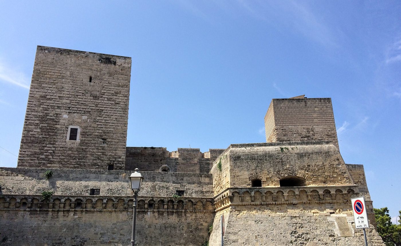 Torri e bastioni del Castello Svevo di Bari