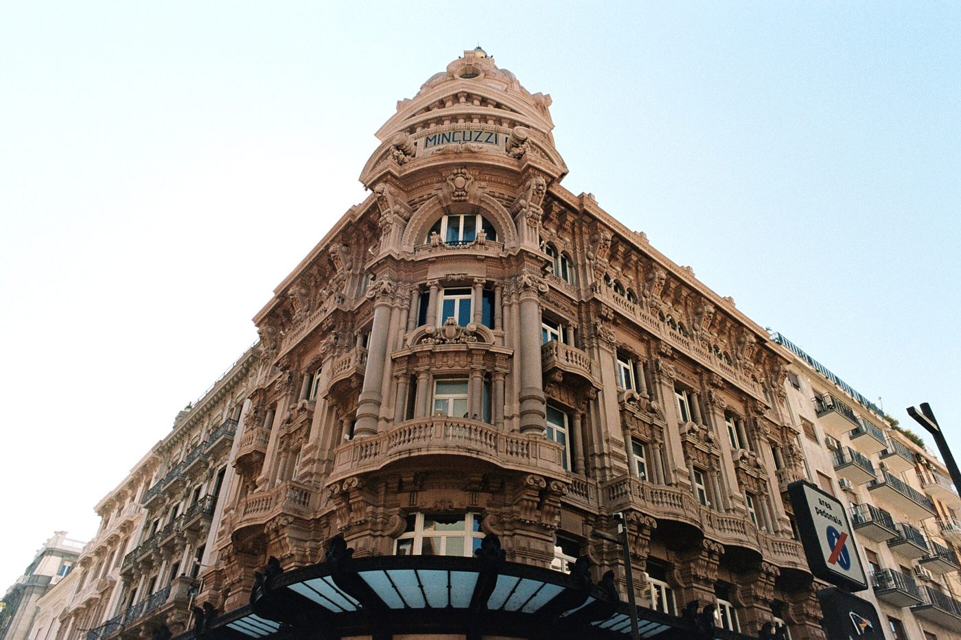 Palazzo Mincuzzi in via Sparano a Bari
